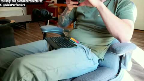 sunny valentine online show from 04/17/26, 01:14