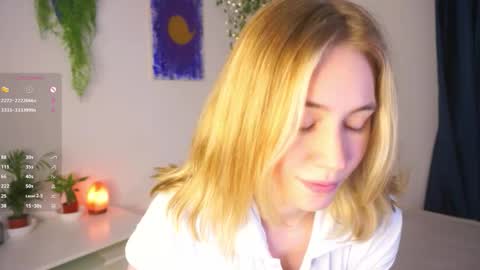 Snapshot of sunnybish chatting on 10/20/25, 03:12 Keeley online show from 10/20/25, 03:12
