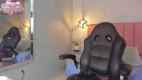  S U N N Y online show from 10/18/25, 12:28