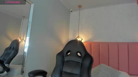  S U N N Y online show from 10/25/25, 12:34