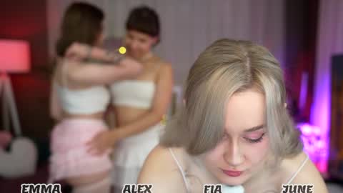 Fia  -  TG -  Mia -  Alice -  online show from 09/20/25, 03:29