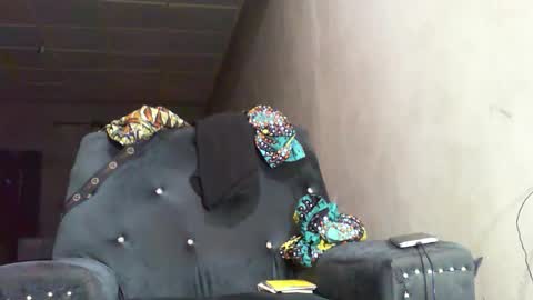 Sunnyblack2 online show from 10/30/25, 09:44