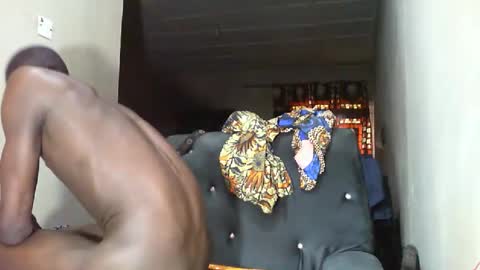 Sunnyblack2 online show from 12/01/25, 11:04