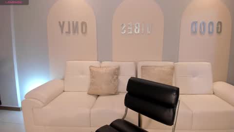 Sunny Rivers online show from 10/21/25, 06:08