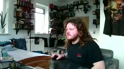 Snapshot of sunr1sa chatting on 02/09/25, 07:38 sunr1sa online show from 02/09/25, 07:38