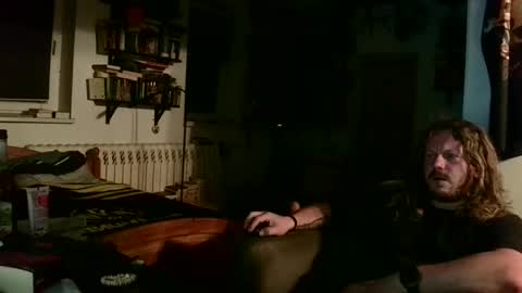 Snapshot of sunr1sa chatting on 09/10/25, 04:01 sunr1sa online show from 09/10/25, 04:01