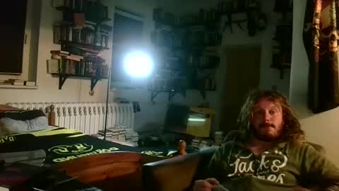 Snapshot of sunr1sa chatting on 09/16/25, 04:13 sunr1sa online show from 09/16/25, 04:13