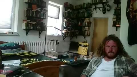 Snapshot of sunr1sa chatting on 09/17/25, 04:19 sunr1sa online show from 09/17/25, 04:19