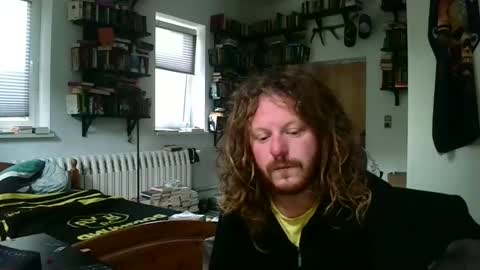 Snapshot of sunr1sa chatting on 10/19/25, 06:14 sunr1sa online show from 10/19/25, 06:14