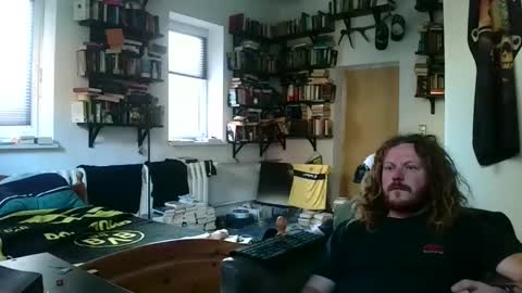 Snapshot of sunr1sa chatting on 10/21/25, 03:02 sunr1sa online show from 10/21/25, 03:02