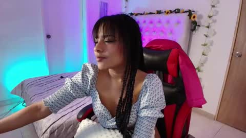    online show from 09/18/25, 02:41