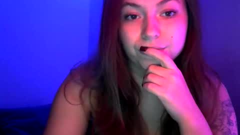 Lisa online show from 11/11/25, 01:00