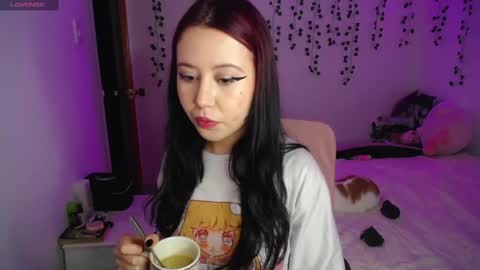 Snapshot of sunset_pienk chatting on 01/21/25, 11:34 Sunset online show from 01/21/25, 11:34