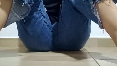 Annie online show from 12/13/25, 09:09