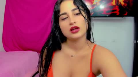 Andrea Rodriguez online show from 02/11/25, 07:27