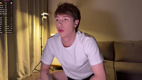 Snapshot of sunshinealex chatting on 10/01/25, 02:39 sunshinealex online show from 10/01/25, 02:39