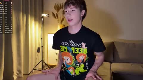 Snapshot of sunshinealex chatting on 10/06/25, 01:14 sunshinealex online show from 10/06/25, 01:14