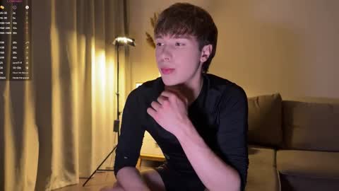 Snapshot of sunshinealex chatting on 10/07/25, 01:25 sunshinealex online show from 10/07/25, 01:25