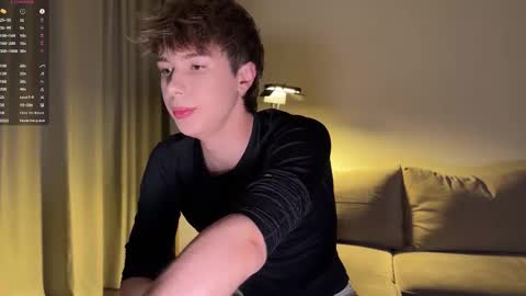 Snapshot of sunshinealex chatting on 10/13/25, 04:23 sunshinealex online show from 10/13/25, 04:23