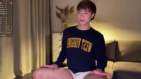 Snapshot of sunshinealex chatting on 10/14/25, 03:51 sunshinealex online show from 10/14/25, 03:51