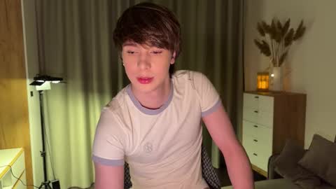 Snapshot of sunshinealex chatting on 02/08/26, 01:09 sunshinealex online show from 02/08/26, 01:09