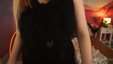 Lola online show from 10/25/25, 09:53