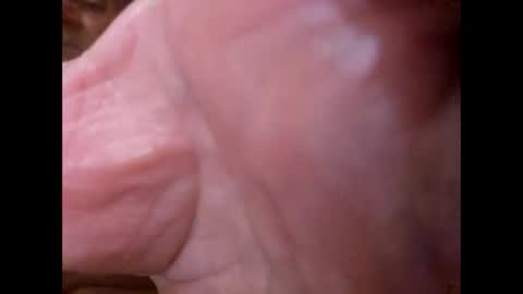 Snapshot of suntroll chatting on 12/30/24, 10:32 Suntroll online show from 12/30/24, 10:32