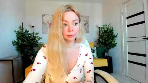 Jenn online show from 04/18/26, 03:21