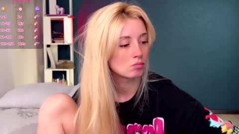 Snapshot of super_peach_stream chatting on 10/18/25, 02:07 ANNApvt open full info in bio online show from 10/18/25, 02:07