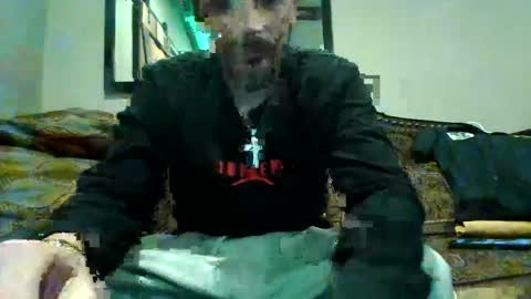 Snapshot of superd512 chatting on 12/05/24, 11:29 Guero Cash online show from 12/05/24, 11:29