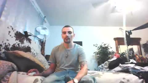 Snapshot of superd512 chatting on 02/03/25, 01:30 Guero Cash online show from 02/03/25, 01:30