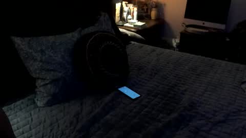 Snapshot of superd512 chatting on 10/21/25, 01:12 Guero Cash online show from 10/21/25, 01:12