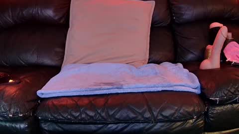 Thomas online show from 01/21/25, 03:26