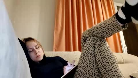 Annie online show from 01/18/25, 03:05