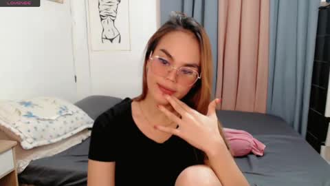 Snapshot of superhotvaleria chatting on 04/30/26, 01:28 Im val online show from 04/30/26, 01:28