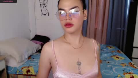 Snapshot of superhotvaleria chatting on 05/15/26, 12:39 Im val online show from 05/15/26, 12:39