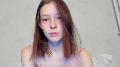 Snapshot of superior_cat chatting on 05/17/26, 07:32 Una online show from 05/17/26, 07:32