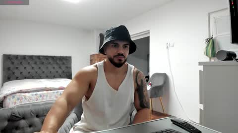 supermanboyxxl online show from 11/17/25, 06:52