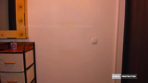 Natalie online show from 09/17/25, 09:44