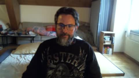 supersquirrel81 online show from 10/04/25, 12:36