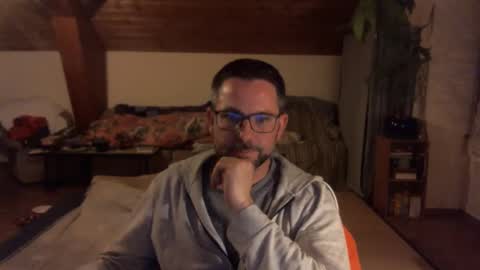 supersquirrel81 online show from 12/05/25, 04:58