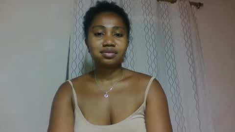 Snapshot of surbelle chatting on 04/25/26, 07:22 surbelle online show from 04/25/26, 07:22