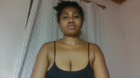 Snapshot of surbelle chatting on 05/19/26, 01:56 surbelle online show from 05/19/26, 01:56