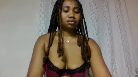 Snapshot of surbelle chatting on 06/06/26, 08:30 surbelle online show from 06/06/26, 08:30