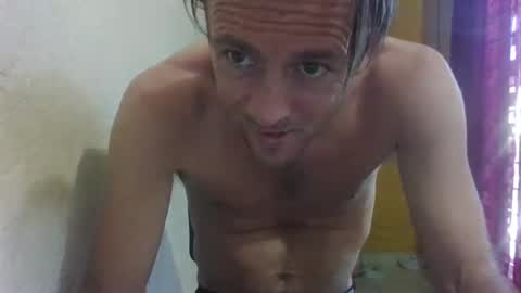 Snapshot of surfsup34 chatting on 01/19/25, 08:51 surfsup34 online show from 01/19/25, 08:51