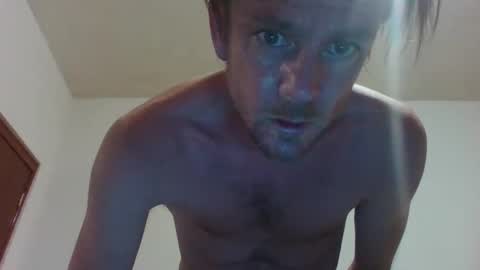 Snapshot of surfsup34 chatting on 01/26/25, 04:51 surfsup34 online show from 01/26/25, 04:51