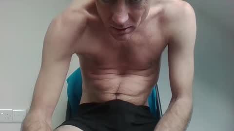 Snapshot of surfsup34 chatting on 11/17/25, 01:39 surfsup34 online show from 11/17/25, 01:39