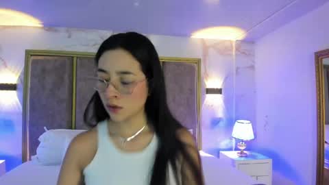 Snapshot of susa1userma_ chatting on 05/11/26, 11:27 Susann online show from 05/11/26, 11:27