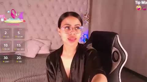 susan_voltaire online show from 06/18/26, 12:20
