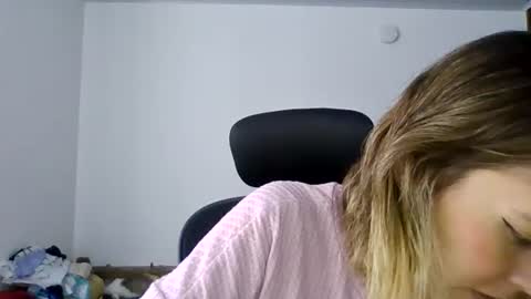 Snapshot of susanaduncann chatting on 07/09/26, 02:10 Susana online show from 07/09/26, 02:10